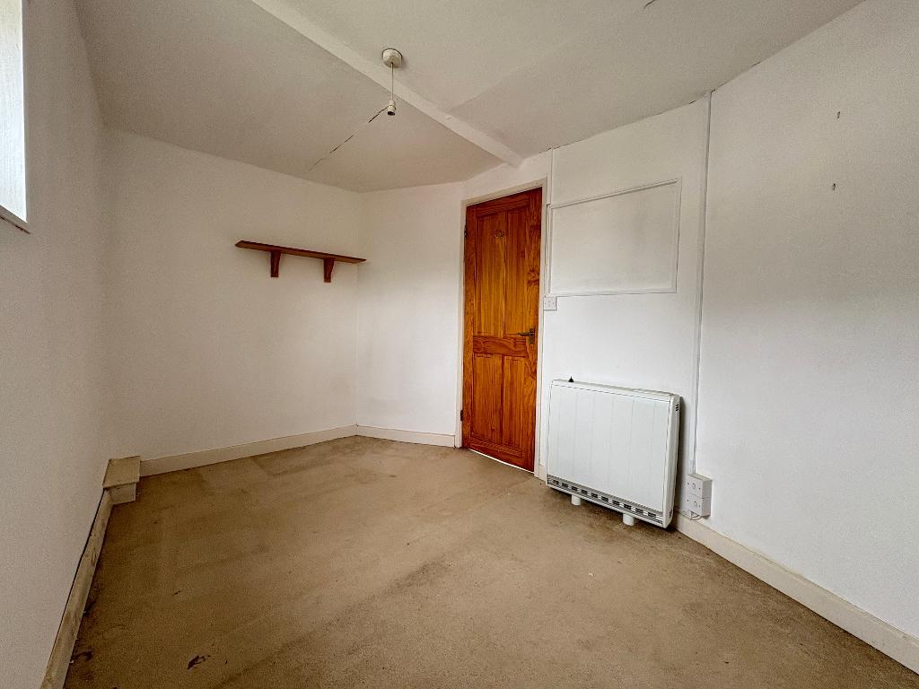 2 Bedroom Terraced for Sale in Newcastle Emlyn, SA38 9EA