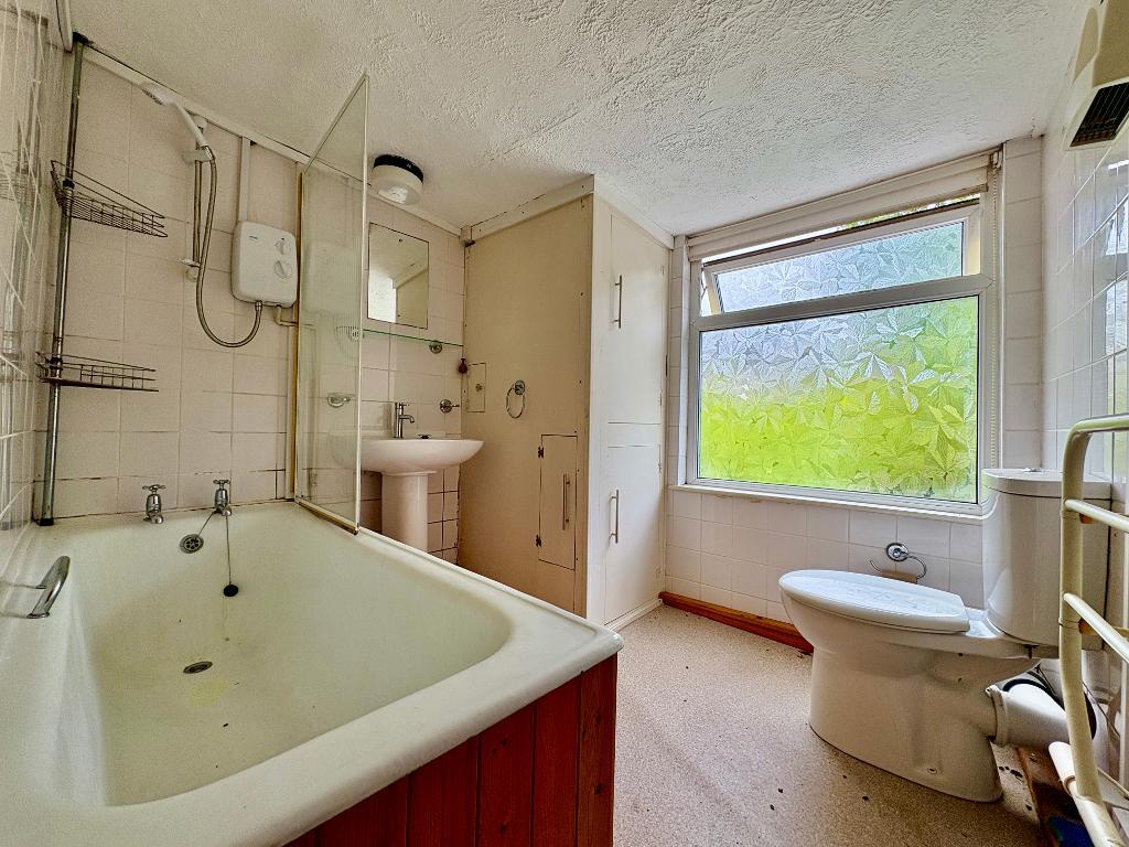 2 Bedroom Terraced for Sale in Newcastle Emlyn, SA38 9EA