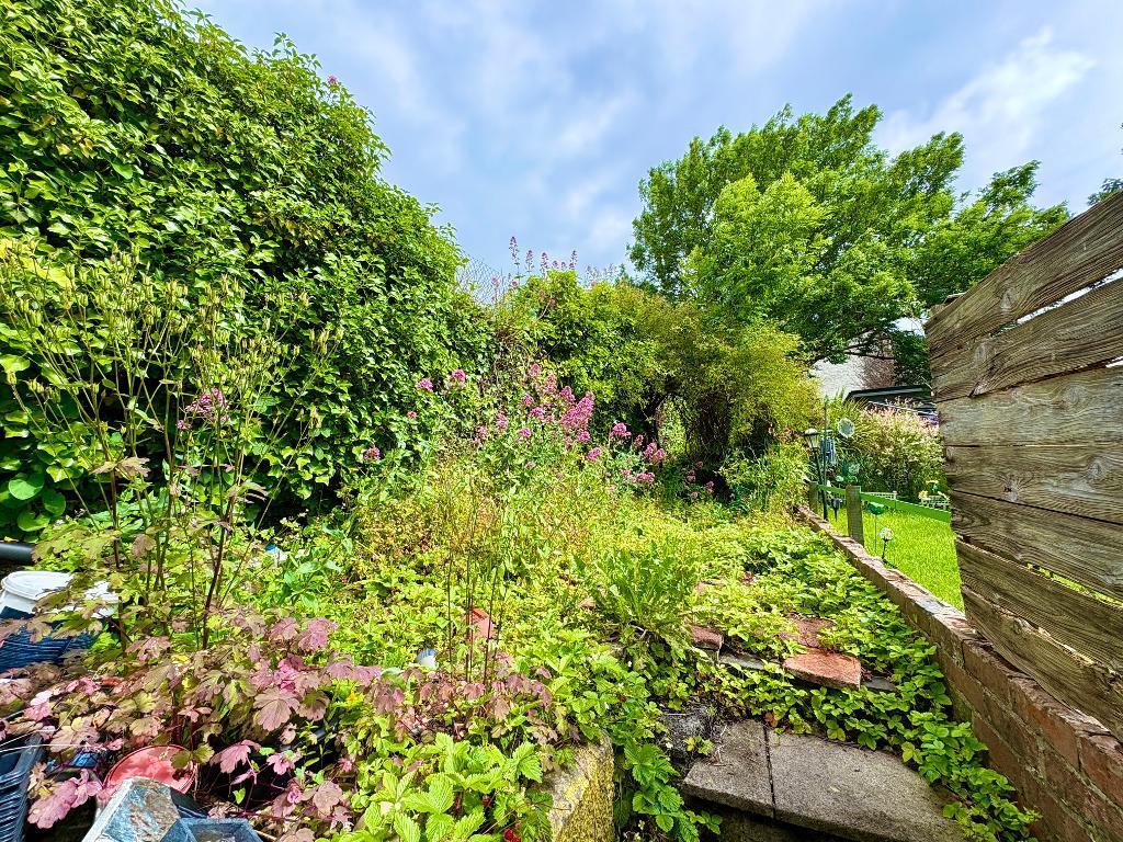 2 Bedroom Terraced for Sale in Newcastle Emlyn, SA38 9EA