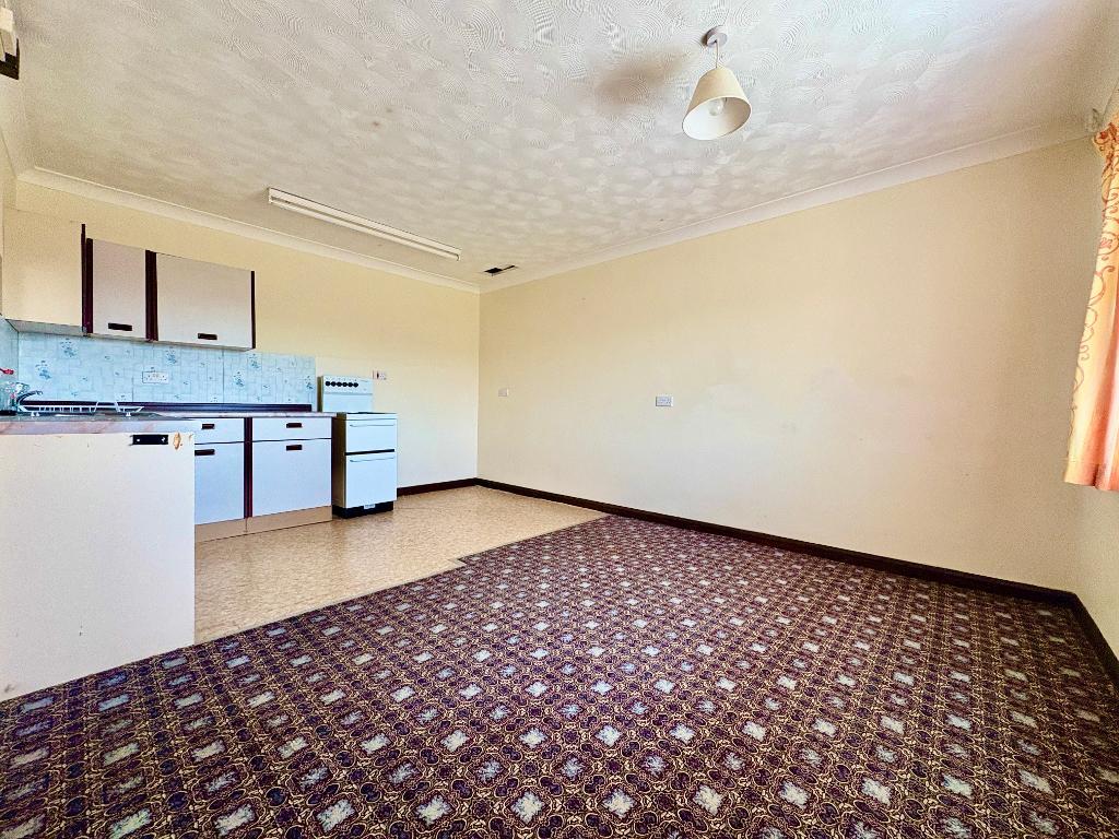 4 Bedroom Detached House for Sale in Newcastle Emlyn, SA38 9HB