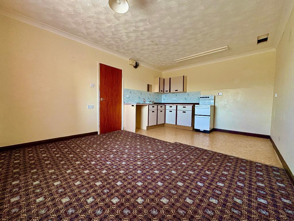 4 Bedroom Detached House for Sale in Newcastle Emlyn, SA38 9HB