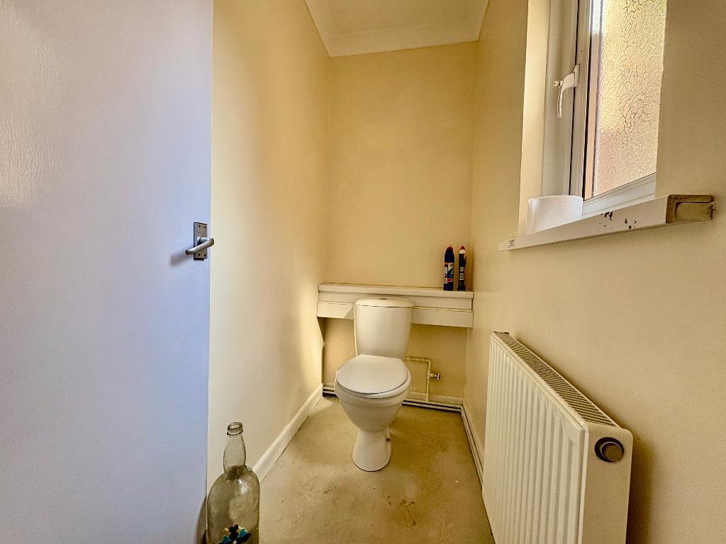 4 Bedroom Detached House for Sale in Newcastle Emlyn, SA38 9HB