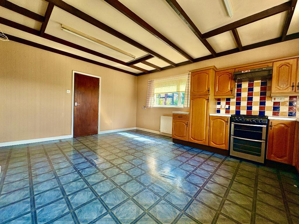 4 Bedroom Detached House for Sale in Newcastle Emlyn, SA38 9HB