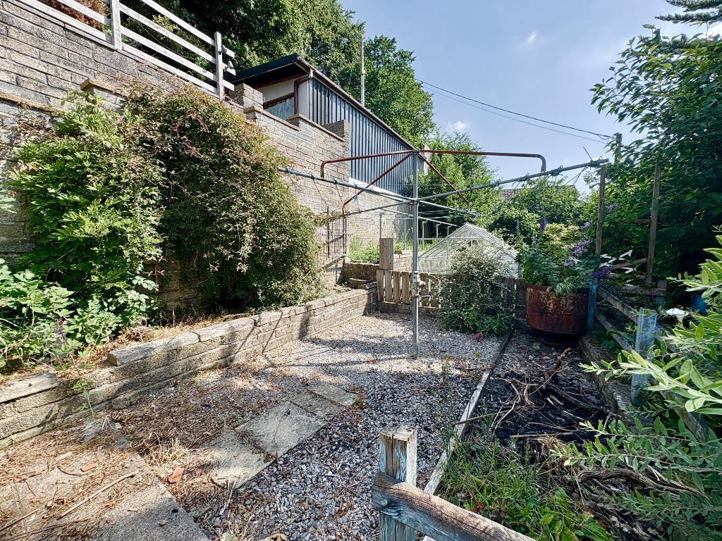 4 Bedroom Detached House for Sale in Newcastle Emlyn, SA38 9HB