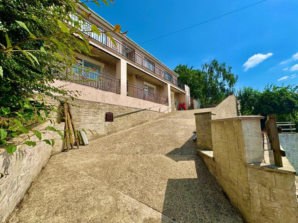 4 Bedroom Detached House for Sale in Newcastle Emlyn, SA38 9HB