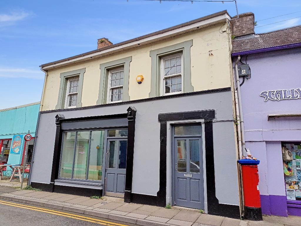 2  Bed Flat with Retail Unit Property to Rent in Newcastle Emlyn, SA38 9AJ