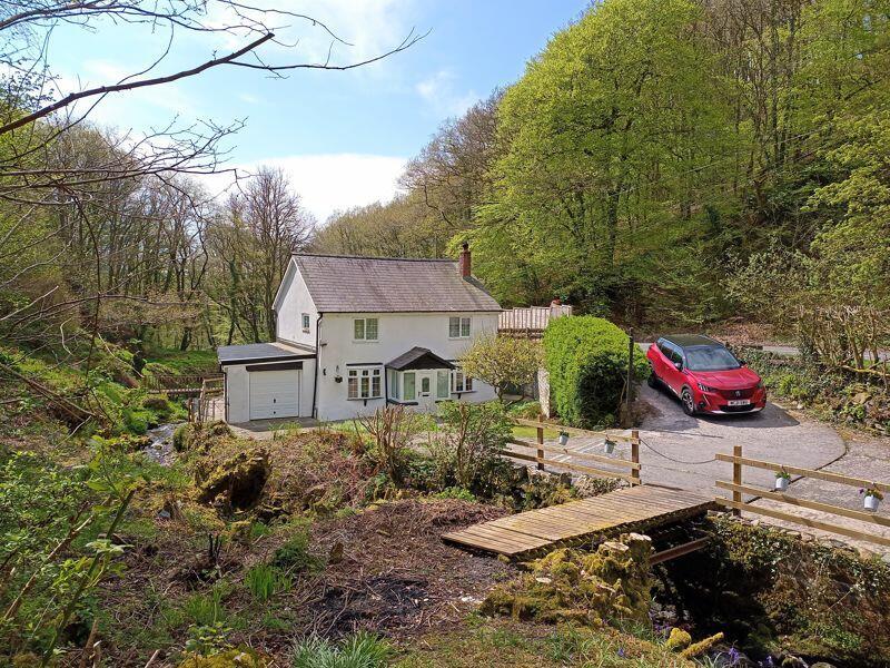 3  Bed Detached House With Land Property to Rent in Carmarthen, SA33 6XA