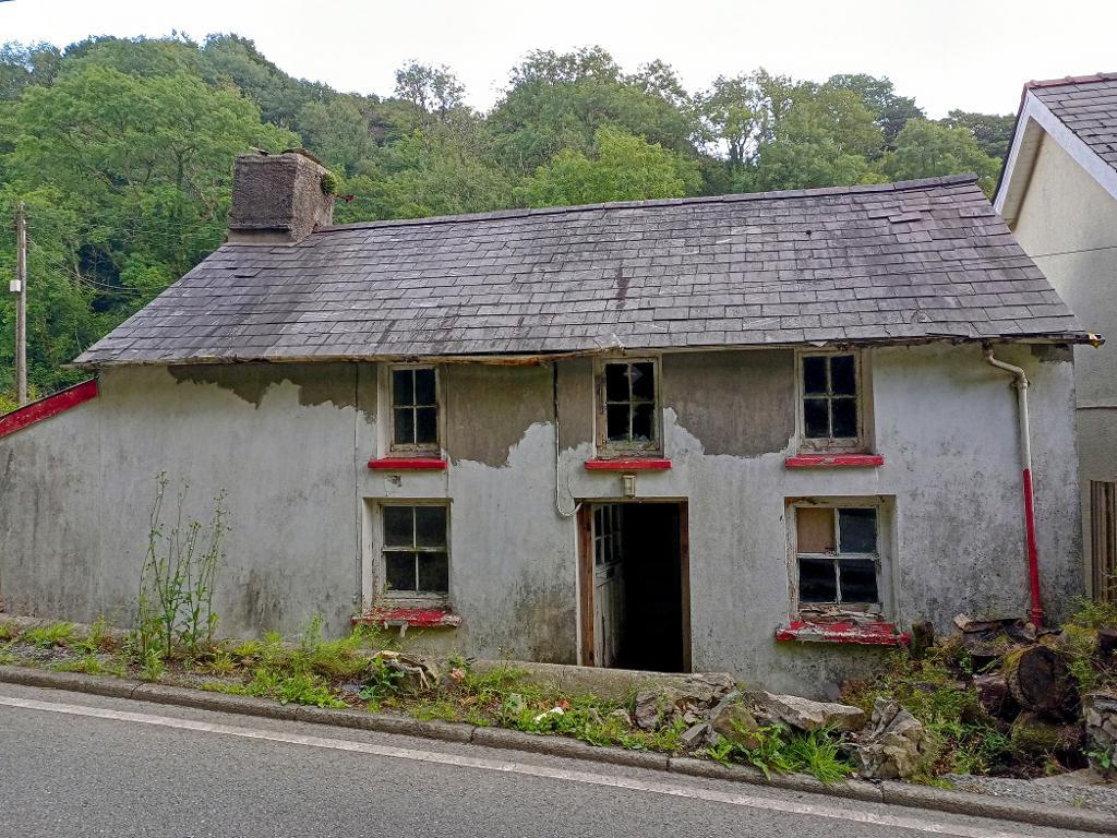 Carmarthen Road A484, Cwmduad, Carmarthen, Carmarthenshire, SA33 6XJ